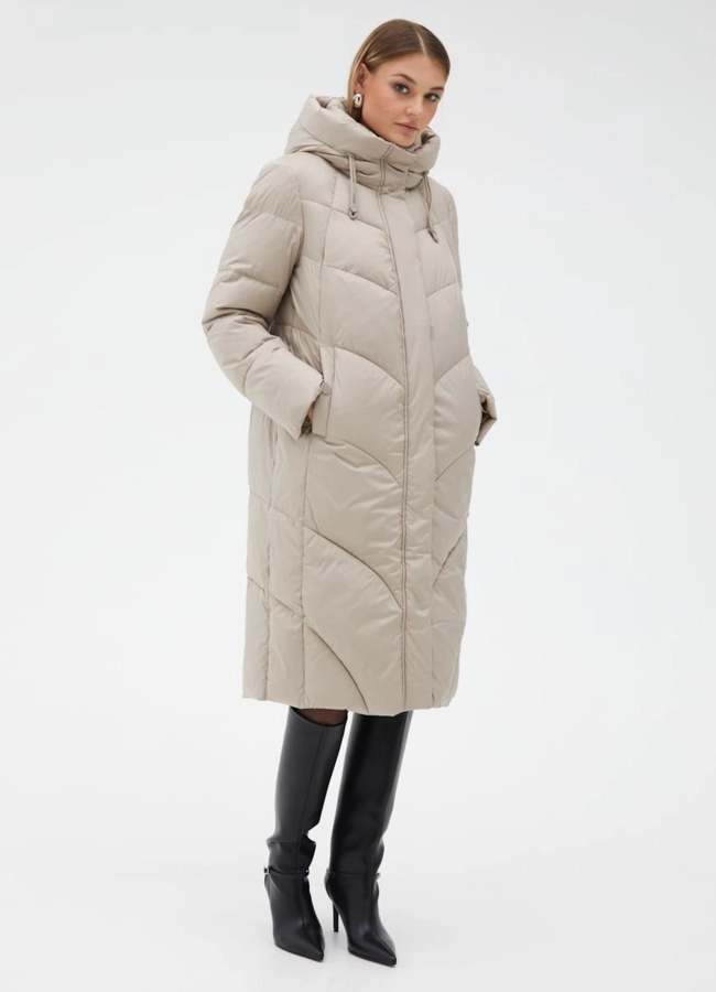 Женский пуховик бежевого цвета с капюшоном модель № 31116 в кредит