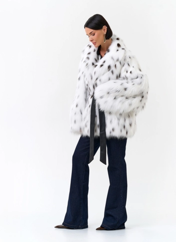 Шуба из меха лисы с инкрустацией под рысь