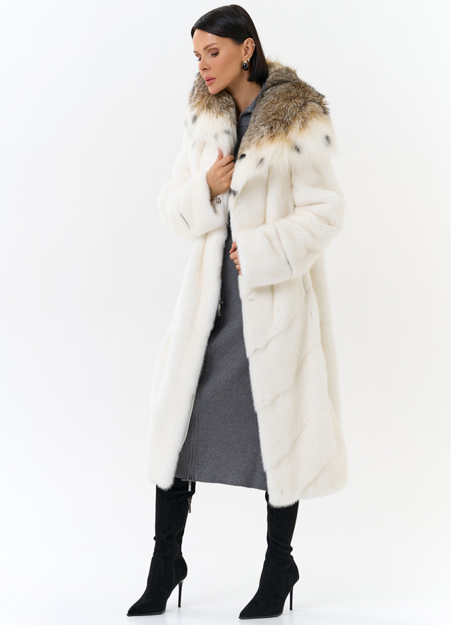 Белая шуба из норки с рысью модель № 25277 универмаг малина