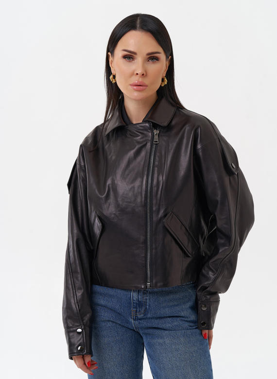 Черная кожаная куртка
