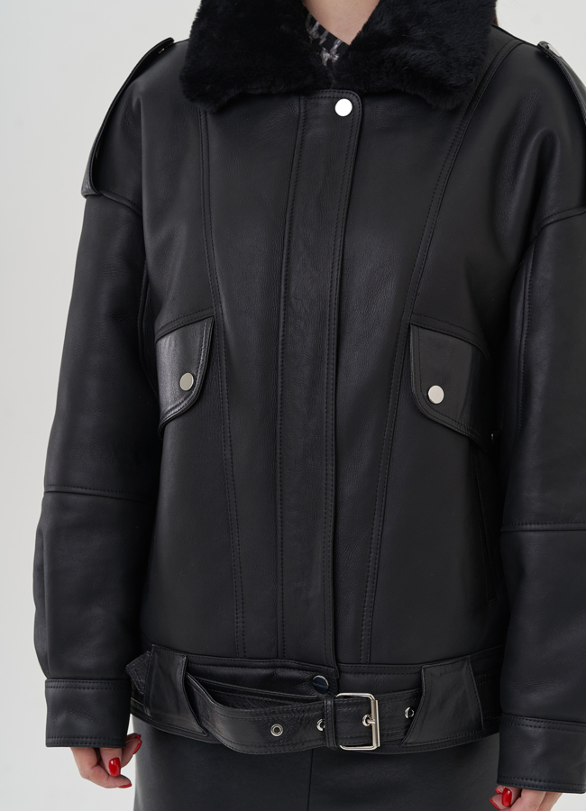 Женская дубленка черного цвета  модель № 25632 универмаг малина