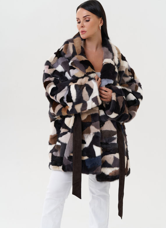 Шуба из меха норки с английским воротником