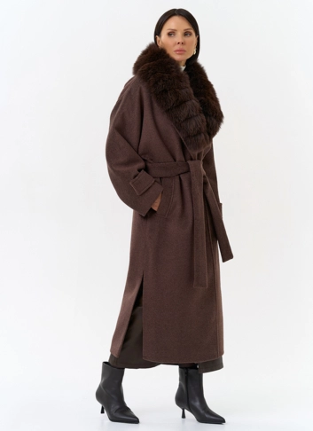 Женское утепленное пальто с отделкой из меха песца фото