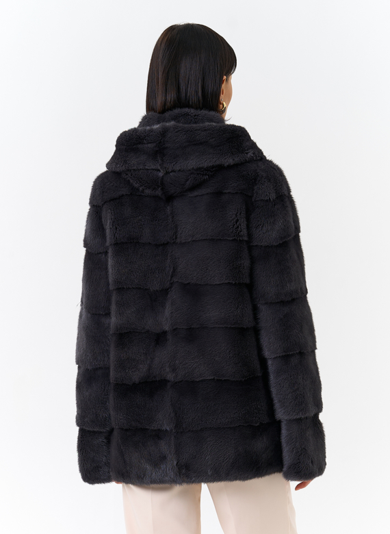 Куртка из меха норки с капюшоном