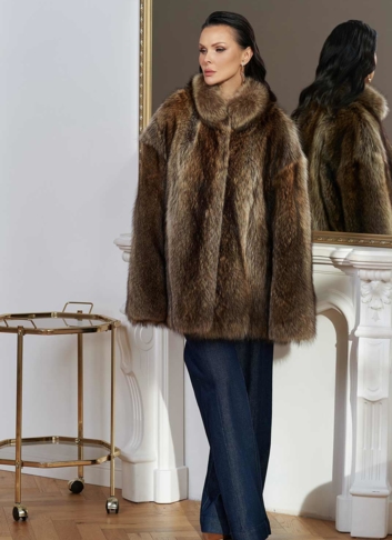 Шуба из меха канадского енота