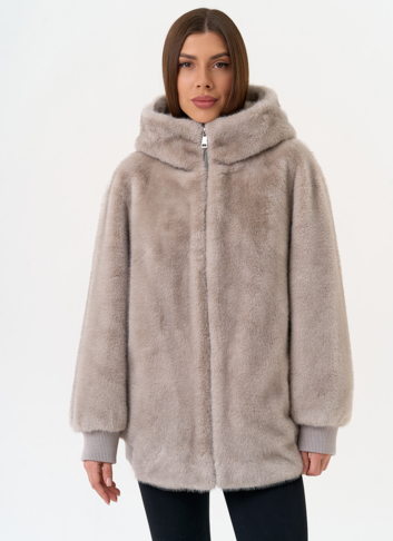 Женская куртка из эко меха с капюшоном