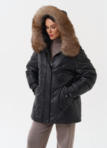 Женский кожаный пуховик с капюшоном фото